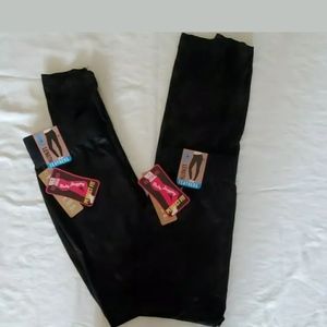 Feathers body hugging perfect fit ankle length leg